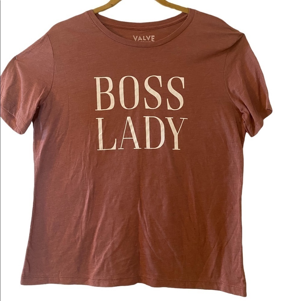 Valve “Boss Lady” tee in heathered cranberry size L